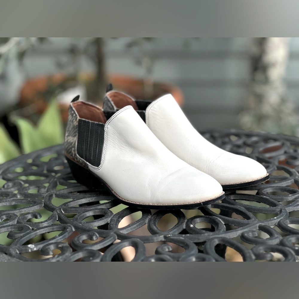 Coach — Devin Shootie Boots